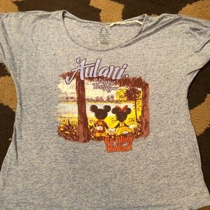 Disney ladies aulani shirt size medium